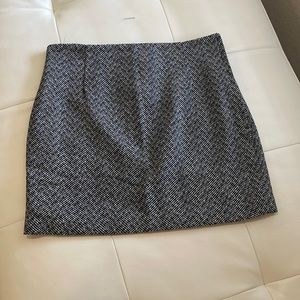 H&M black and white skirt size 10. New condition with tag.